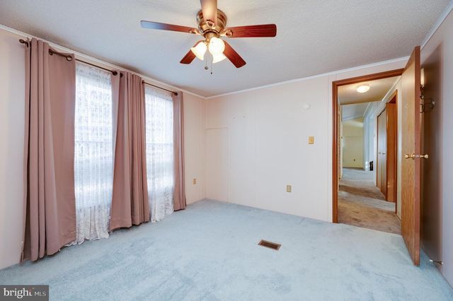 217 KNOLLWOOD LN, Reading, PA 19606