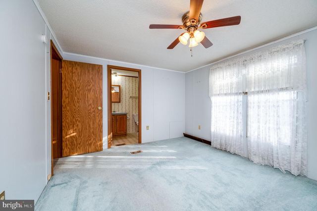 217 KNOLLWOOD LN, Reading, PA 19606