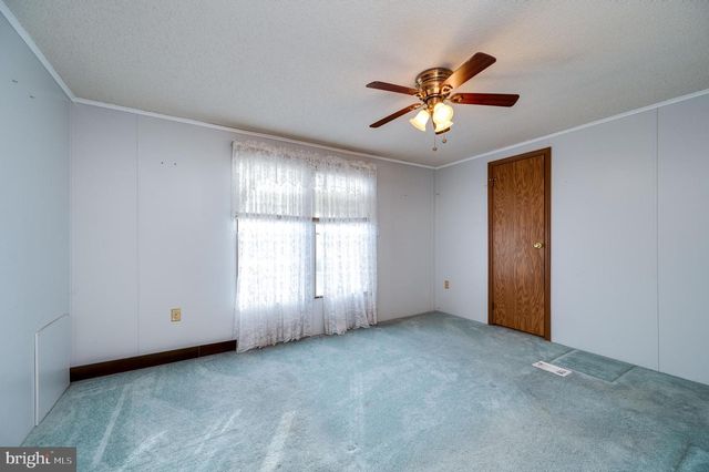 217 KNOLLWOOD LN, Reading, PA 19606