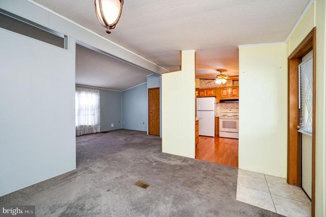 217 KNOLLWOOD LN, Reading, PA 19606