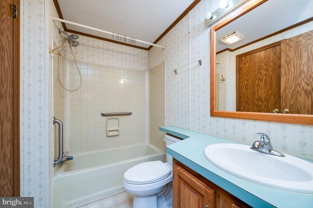 217 KNOLLWOOD LN, Reading, PA 19606