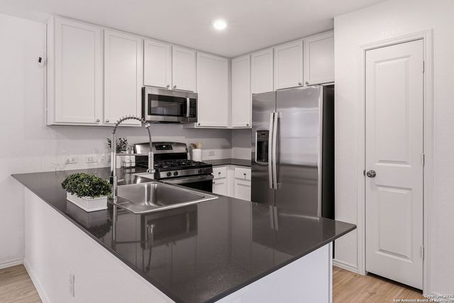 7618 Aston Cross, San Antonio, TX 78253