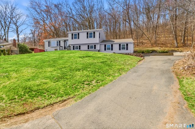 46 Rainbow Court, Hamden, CT 06514