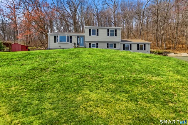 46 Rainbow Court, Hamden, CT 06514