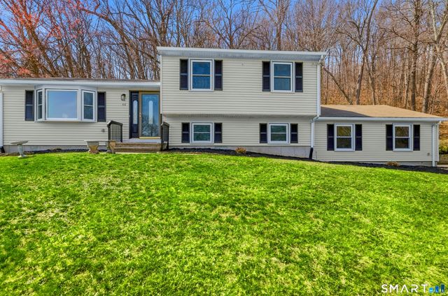 46 Rainbow Court, Hamden, CT 06514