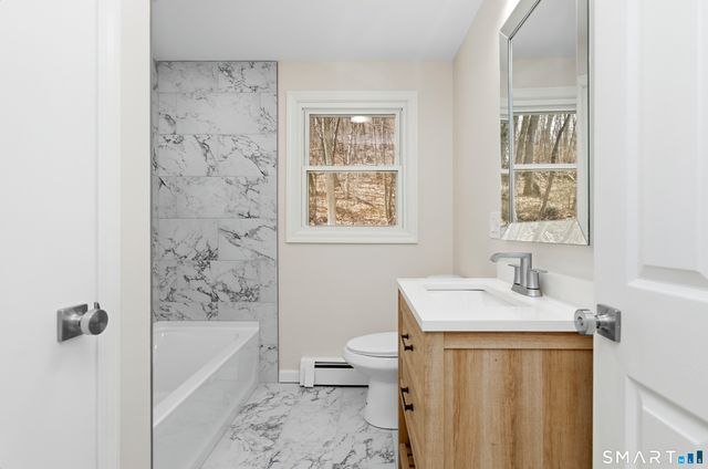 46 Rainbow Court, Hamden, CT 06514