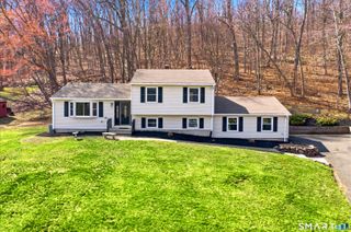 46 Rainbow Court, Hamden, CT 06514