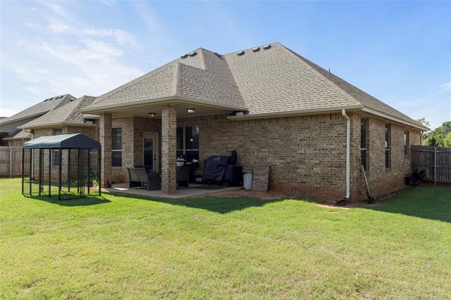 1692 Appaloosa Drive, Blanchard, OK 73010