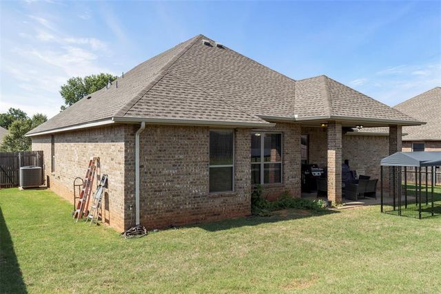 1692 Appaloosa Drive, Blanchard, OK 73010