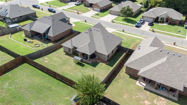 1692 Appaloosa Drive, Blanchard, OK 73010