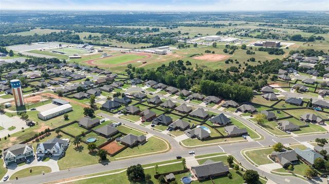 1692 Appaloosa Drive, Blanchard, OK 73010