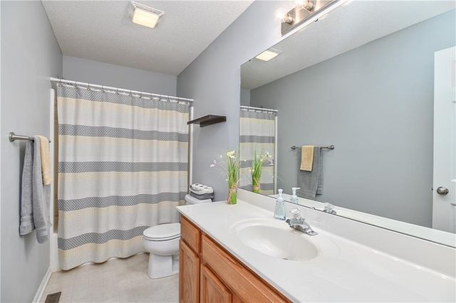 17336 Jennifer Street, Gardner, KS 66030