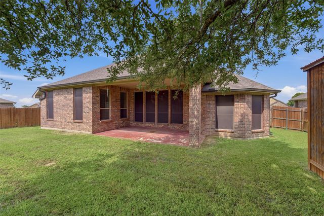 2233 Caroline Drive, Weatherford, TX 76087