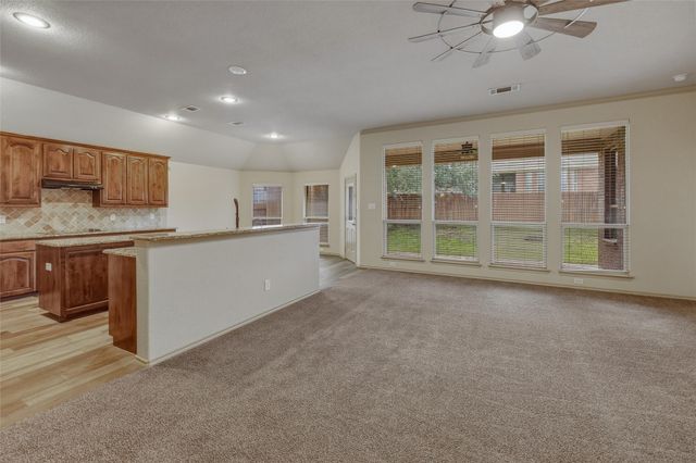 2233 Caroline Drive, Weatherford, TX 76087