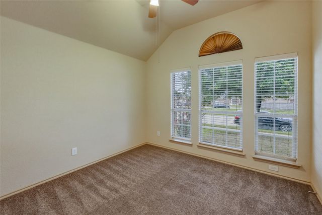 2233 Caroline Drive, Weatherford, TX 76087