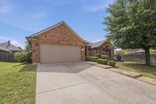 2233 Caroline Drive, Weatherford, TX 76087