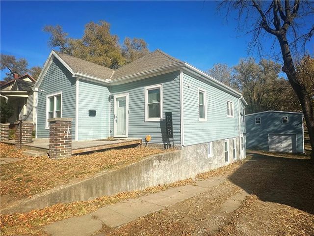 2505 S 18th Street, St Joseph, MO 64503