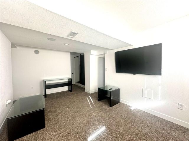 2505 S 18th Street, St Joseph, MO 64503