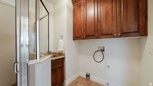 11597 N SUNSET HILLS DR, Highland, UT 84003