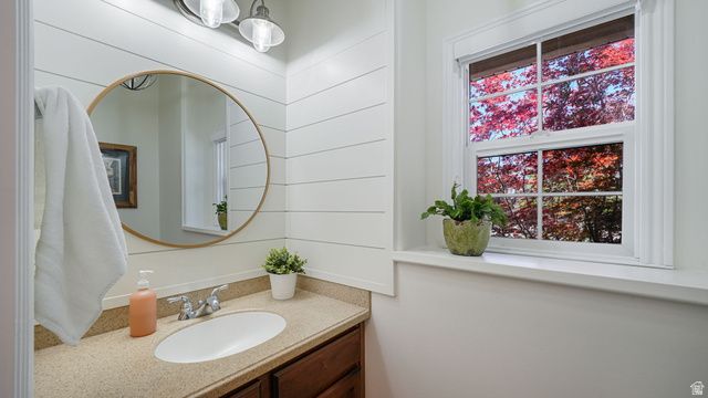 11597 N SUNSET HILLS DR, Highland, UT 84003