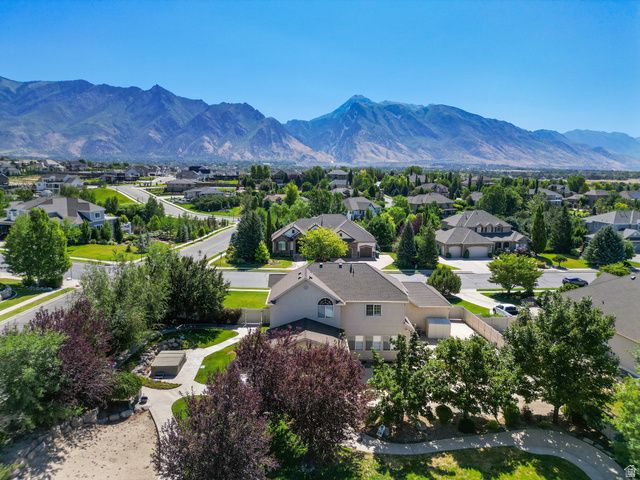 11597 N SUNSET HILLS DR, Highland, UT 84003