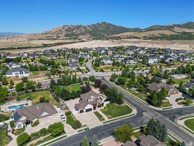 11597 N SUNSET HILLS DR, Highland, UT 84003