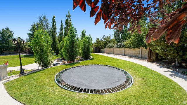 11597 N SUNSET HILLS DR, Highland, UT 84003