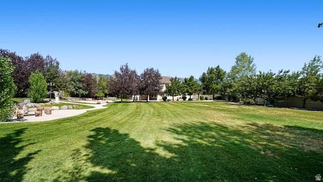 11597 N SUNSET HILLS DR, Highland, UT 84003