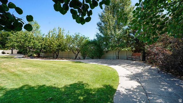 11597 N SUNSET HILLS DR, Highland, UT 84003