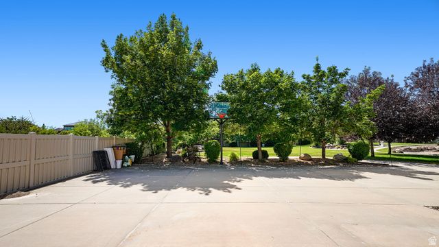 11597 N SUNSET HILLS DR, Highland, UT 84003