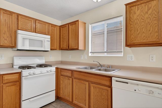6831 Sirocco Place NW, Albuquerque, NM 87114