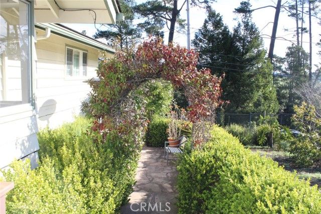 1909 Pineridge, Cambria, CA 93428