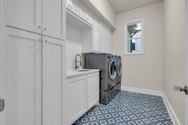 1065 Stockett Dr, Nashville, TN 37221