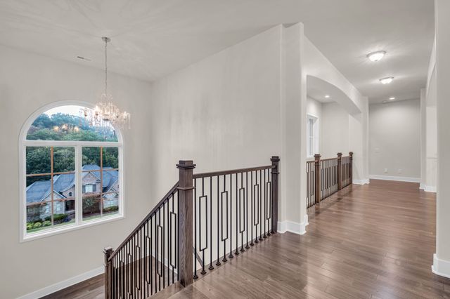 1065 Stockett Dr, Nashville, TN 37221