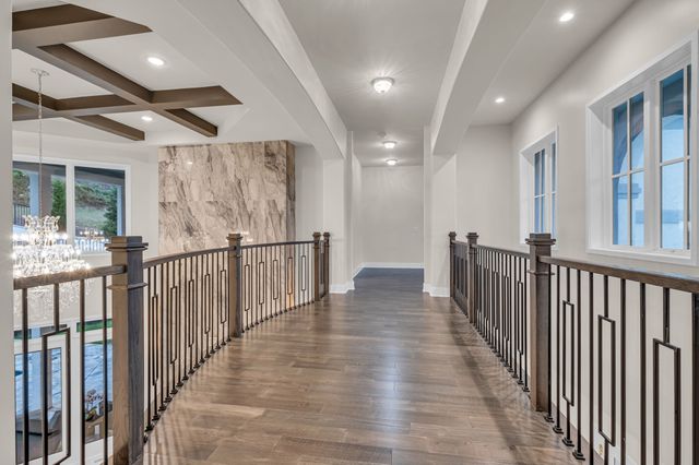 1065 Stockett Dr, Nashville, TN 37221