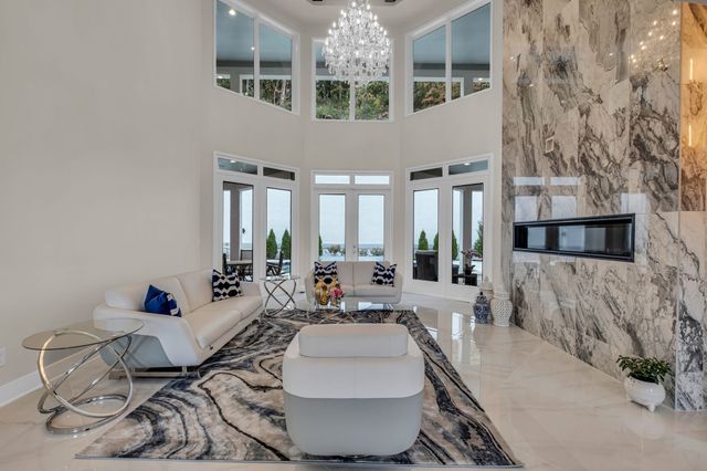 1065 Stockett Dr, Nashville, TN 37221