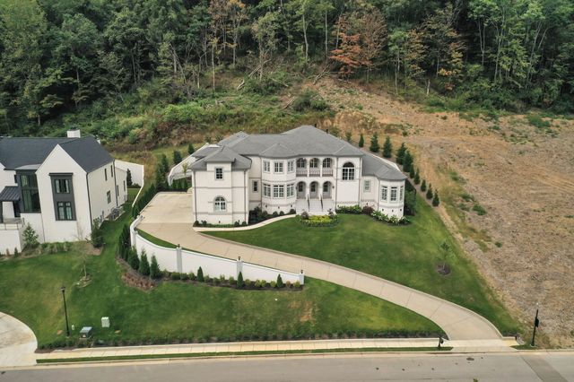 1065 Stockett Dr, Nashville, TN 37221