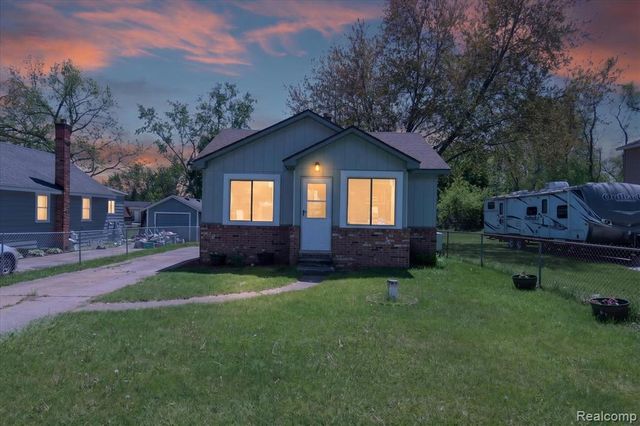 677 Lucille Drive, Wolverine Lake, MI 48390