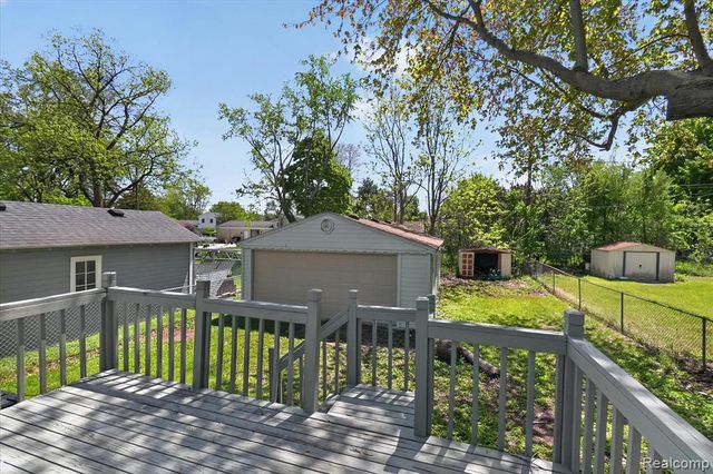 677 Lucille Drive, Wolverine Lake, MI 48390