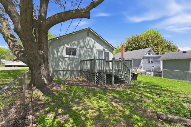 677 Lucille Drive, Wolverine Lake, MI 48390