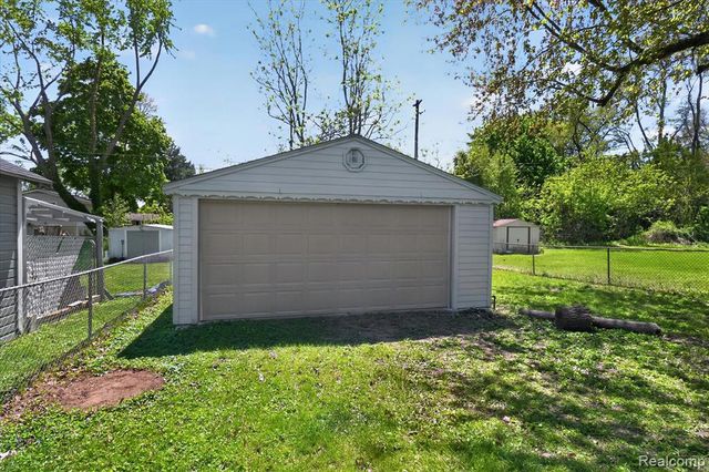 677 Lucille Drive, Wolverine Lake, MI 48390