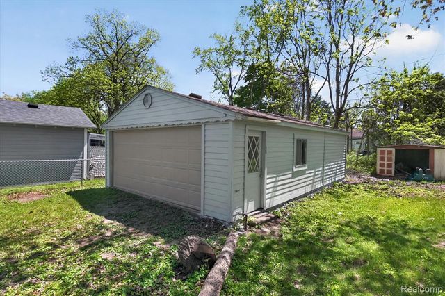 677 Lucille Drive, Wolverine Lake, MI 48390