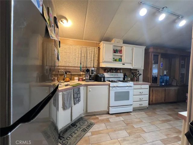 518 S Sullivan 80, Santa Ana, CA 92704