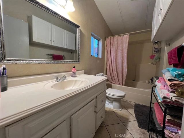 518 S Sullivan 80, Santa Ana, CA 92704