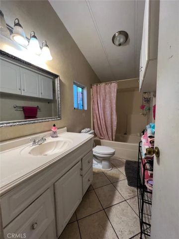 518 S Sullivan 80, Santa Ana, CA 92704