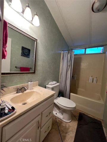 518 S Sullivan 80, Santa Ana, CA 92704