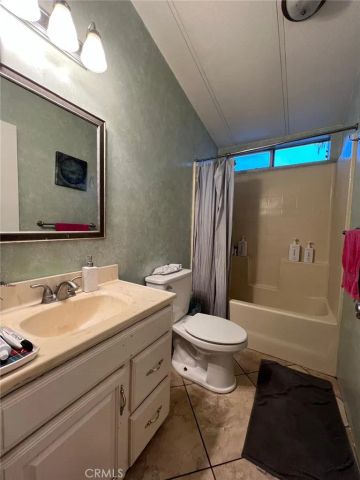 518 S Sullivan 80, Santa Ana, CA 92704