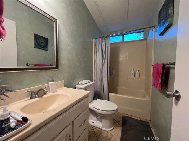 518 S Sullivan 80, Santa Ana, CA 92704