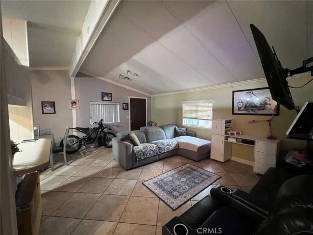 518 S Sullivan 80, Santa Ana, CA 92704