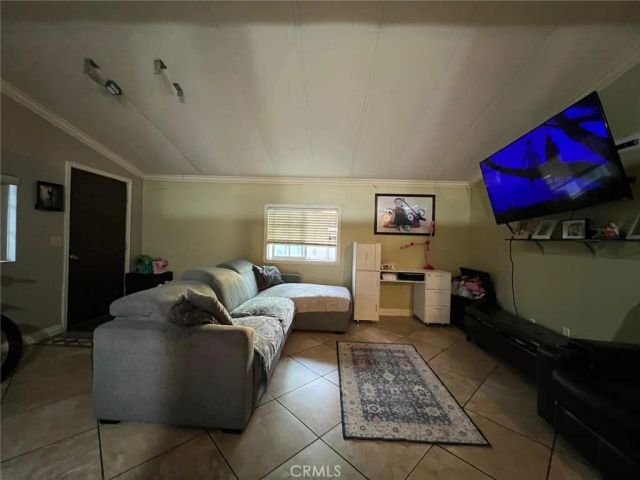 518 S Sullivan 80, Santa Ana, CA 92704